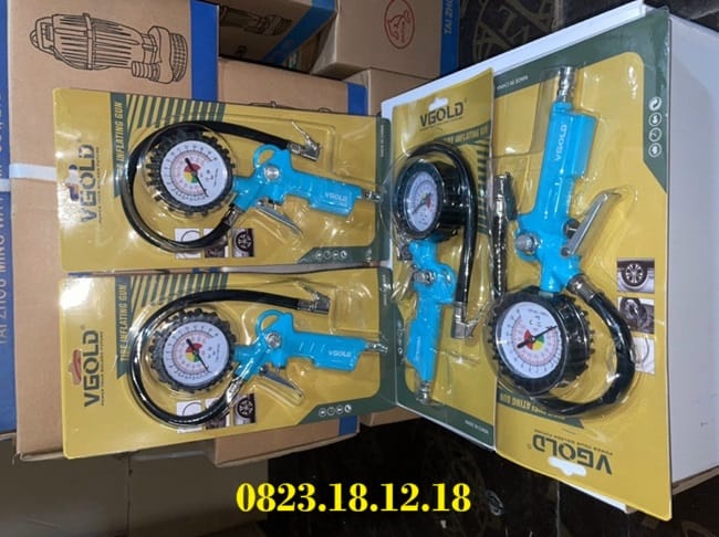 Vòi bơm dầu thủy lực kèm đồng hồ điện tử 2 Vòi bơm dầu thủy lực kèm đồng hồ điện tử