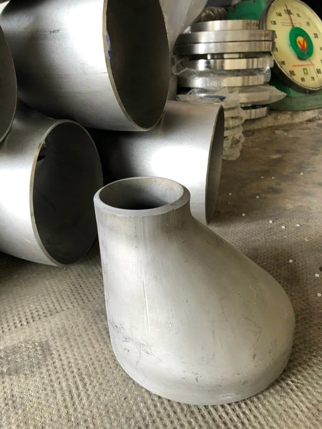 Côn thu lệch inox