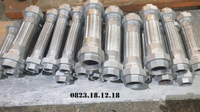 Khớp nối mềm inox nối ren 4 Khớp nối mềm inox nối ren