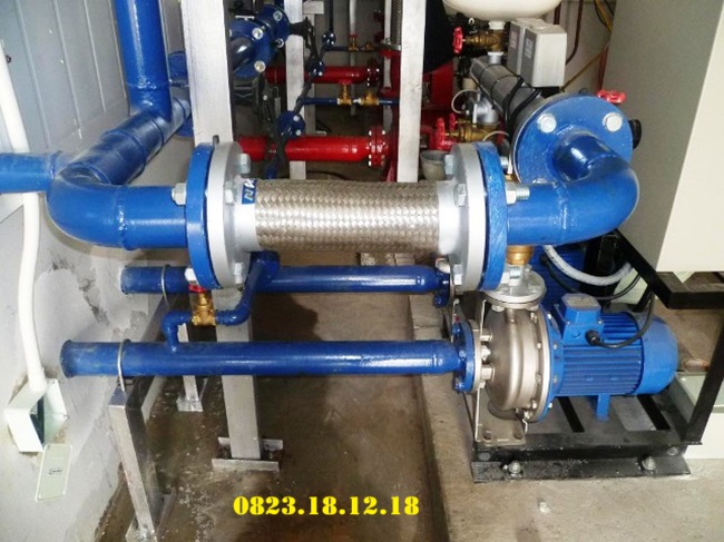 Ứng dụng thực tế của khớp nối mềm inox mặt bích