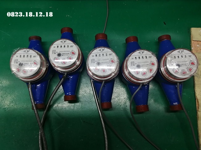 Đồng hồ đo nước dây xung nối ren