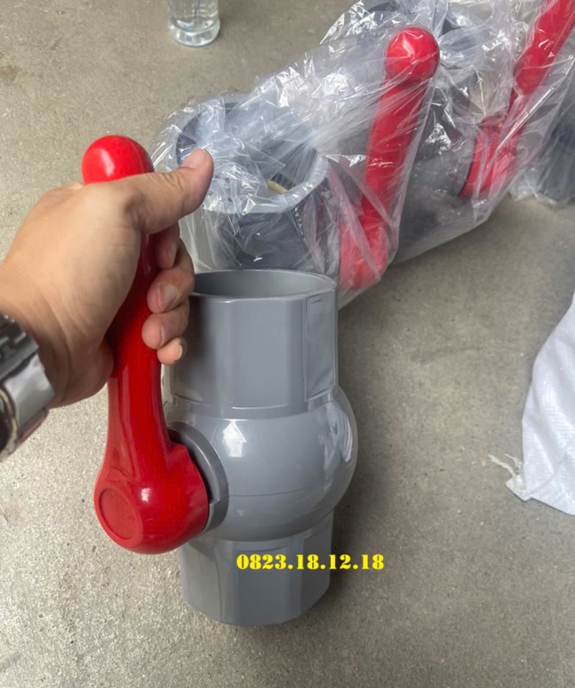 Van bi nhựa UPVC 8 Van bi nhựa UPVC tay gạt