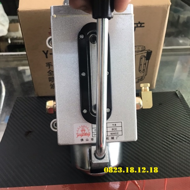 Bơm dầu bôi trơn bằng tay 3 lít