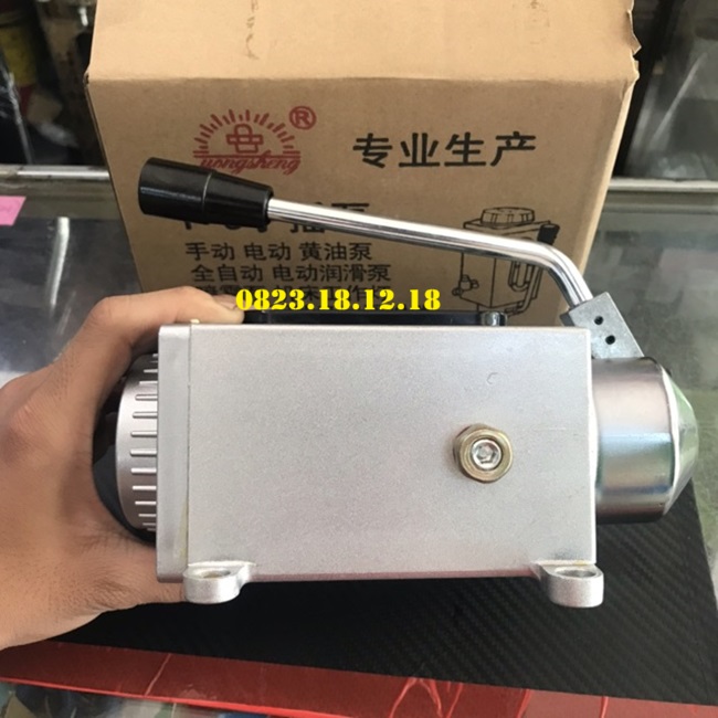 Bơm dầu bôi trơn bằng tay 4 lít