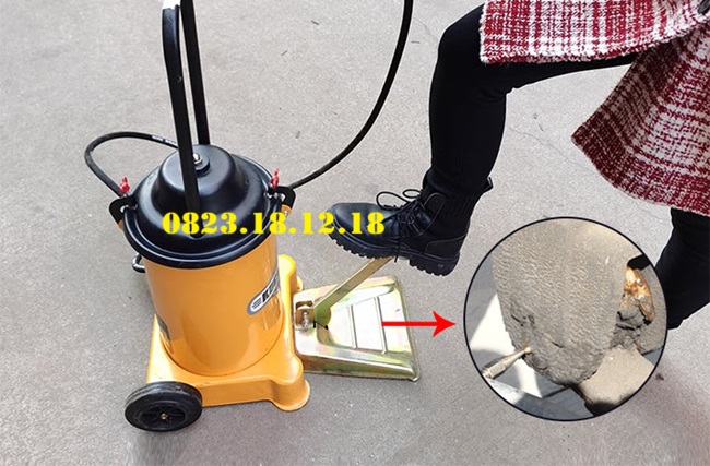 Máy bơm mỡ bằng chân 2 Máy bơm mỡ bằng chân