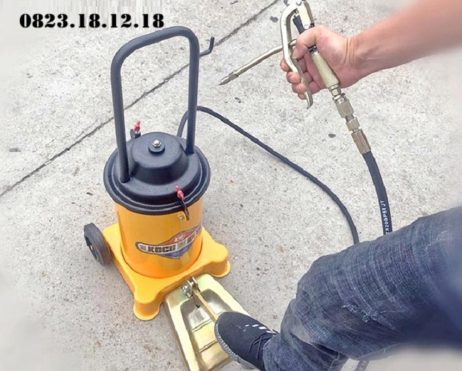 Máy bơm mỡ bằng chân 4 Máy bơm mỡ bằng chân 4L