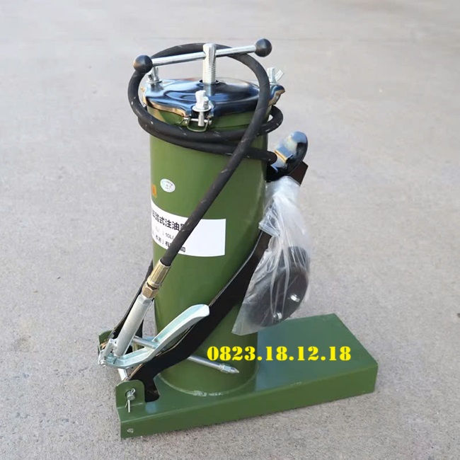 Máy bơm mỡ bằng chân 5 Máy bơm mỡ bằng chân 6L