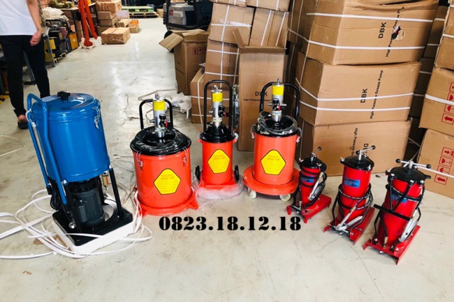 Máy bơm mỡ bằng chân 8 Máy bơm mỡ đạp chân