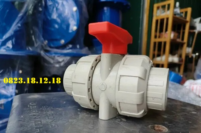 Van bi nhựa PPH 7 Van bi nhựa PPH tay gạt