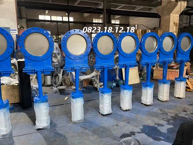 Van dao gang điều khiển khí nén