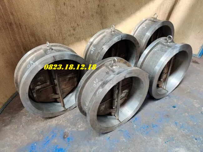 Van kiểm tra