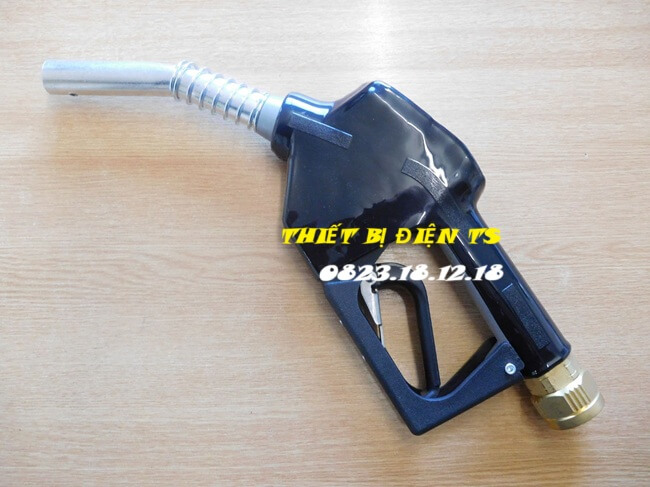 Cò bơm xăng dầu