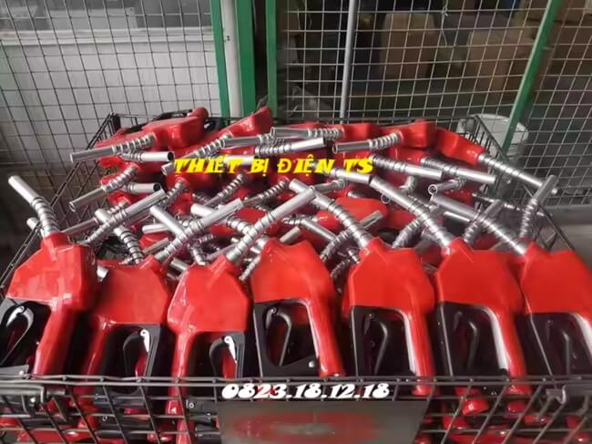 Cò bơm xăng dầu tự động