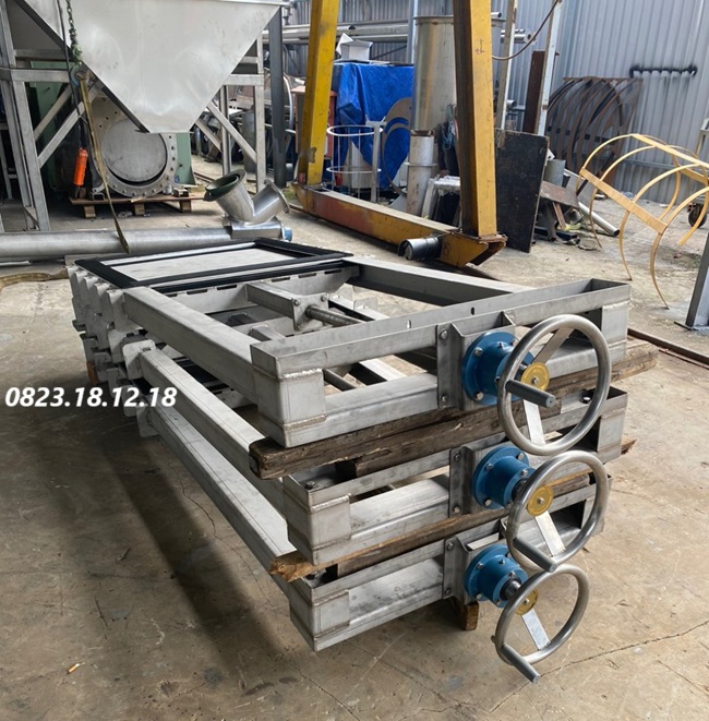 Van cửa phai Inox