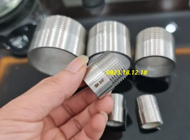 Một đầu ren ngoài inox