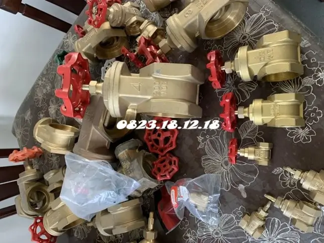 Van cổng đồng Kitz