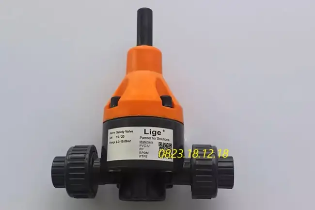 Van an toàn nhựa PVC