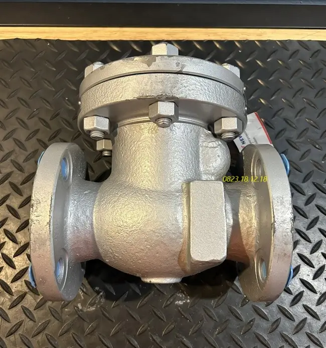 Van một chiều lá lật