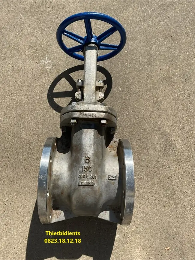 Van cổng inox mặt bích