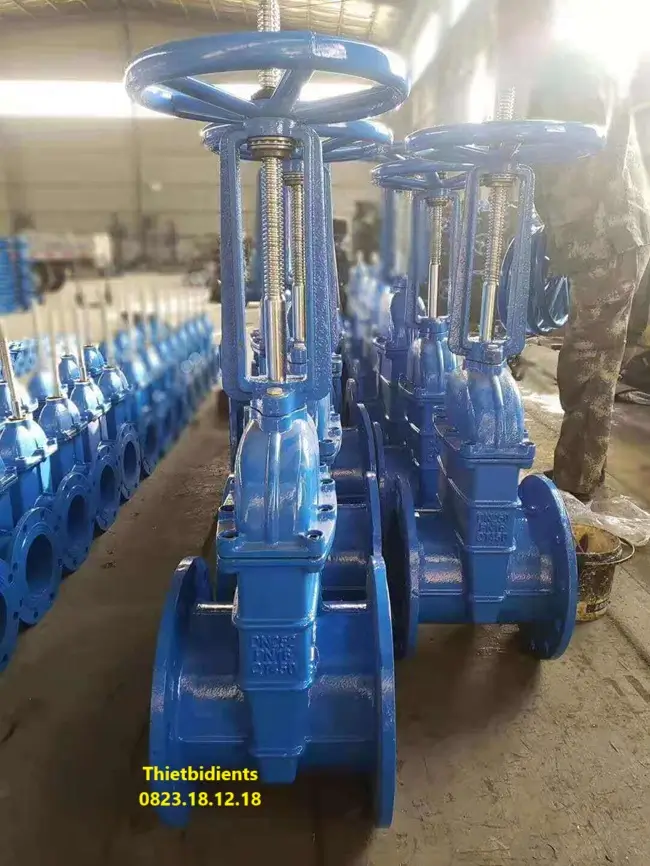 Van cổng ty nổi mặt bích