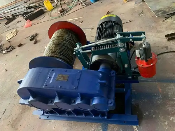 chọn tời kéo mặt đất