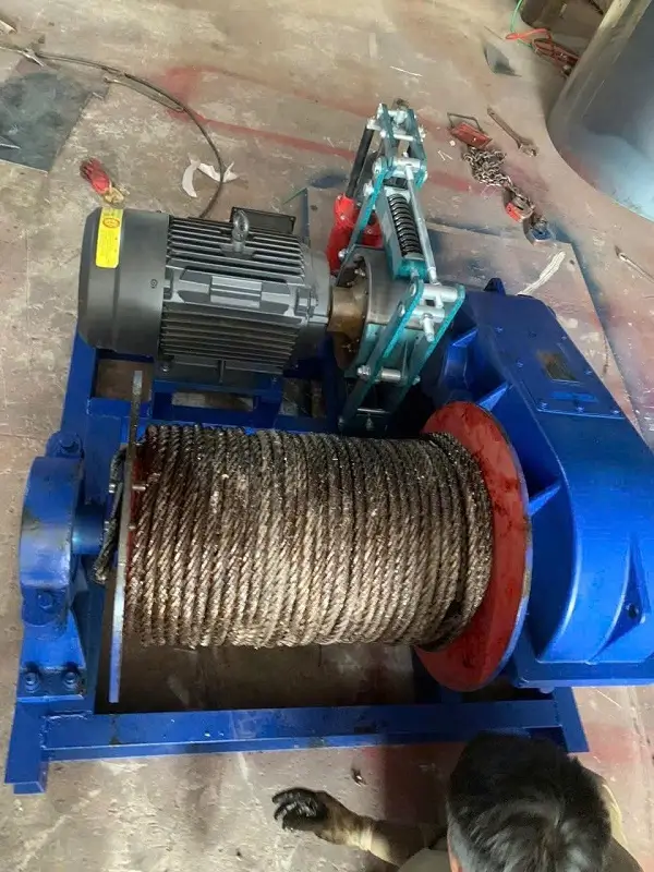 Ứng dụng tời kéo mặt đất