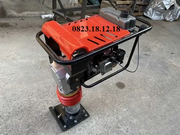 Máy đầm cóc chạy xăng
