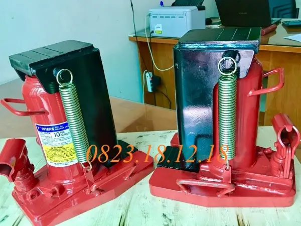 con đội kích móc thủy lực 50 tấn
