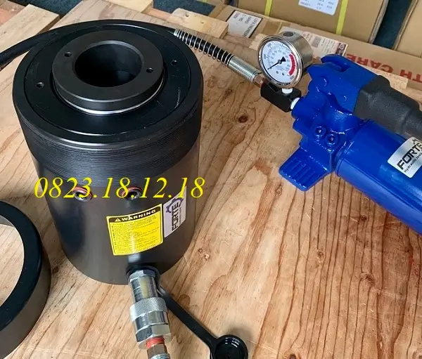Con đội thủy lực 20 tấn rỗng tâm