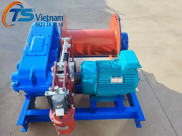 Tời kéo mặt đất