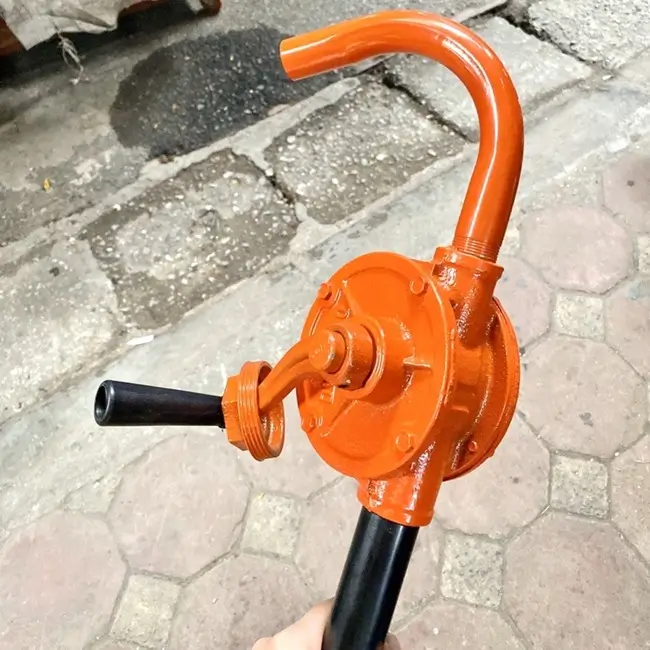 Bơm dầu tay quay là gì? 6 Bơm dầu tay quay