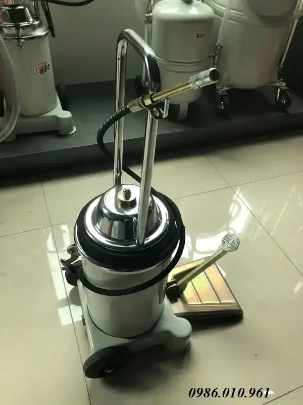 Bơm Mỡ Khí Nén Đạp Chân 6 Mua bơm mỡ bôi trơn công nghiệp ở đâu uy tín?