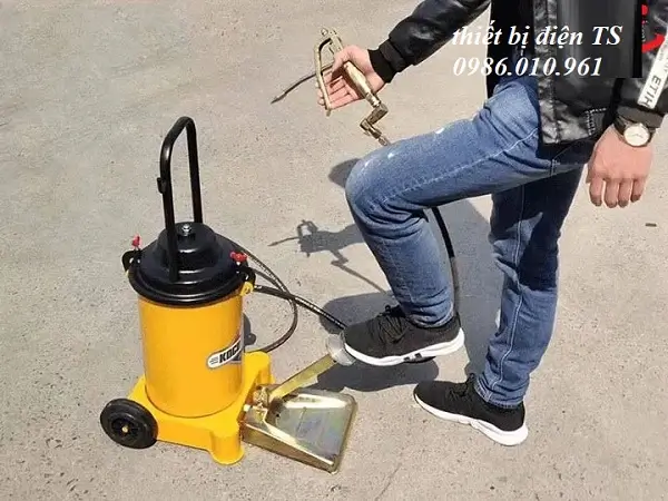 Bơm Mỡ Khí Nén Đạp Chân 5 Ứng dụng của bơm mỡ khí nén đạp chân